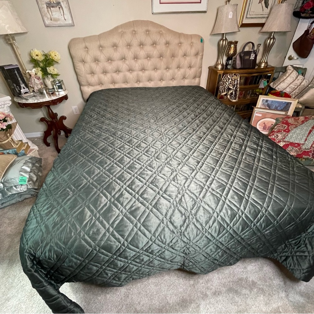 Calvin Klein dark green comforter queen bed spread